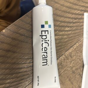 EpiCeram controlled release skin barrier